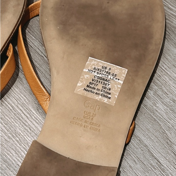 GAP Sandals | Size 8 - Picture 4 of 4